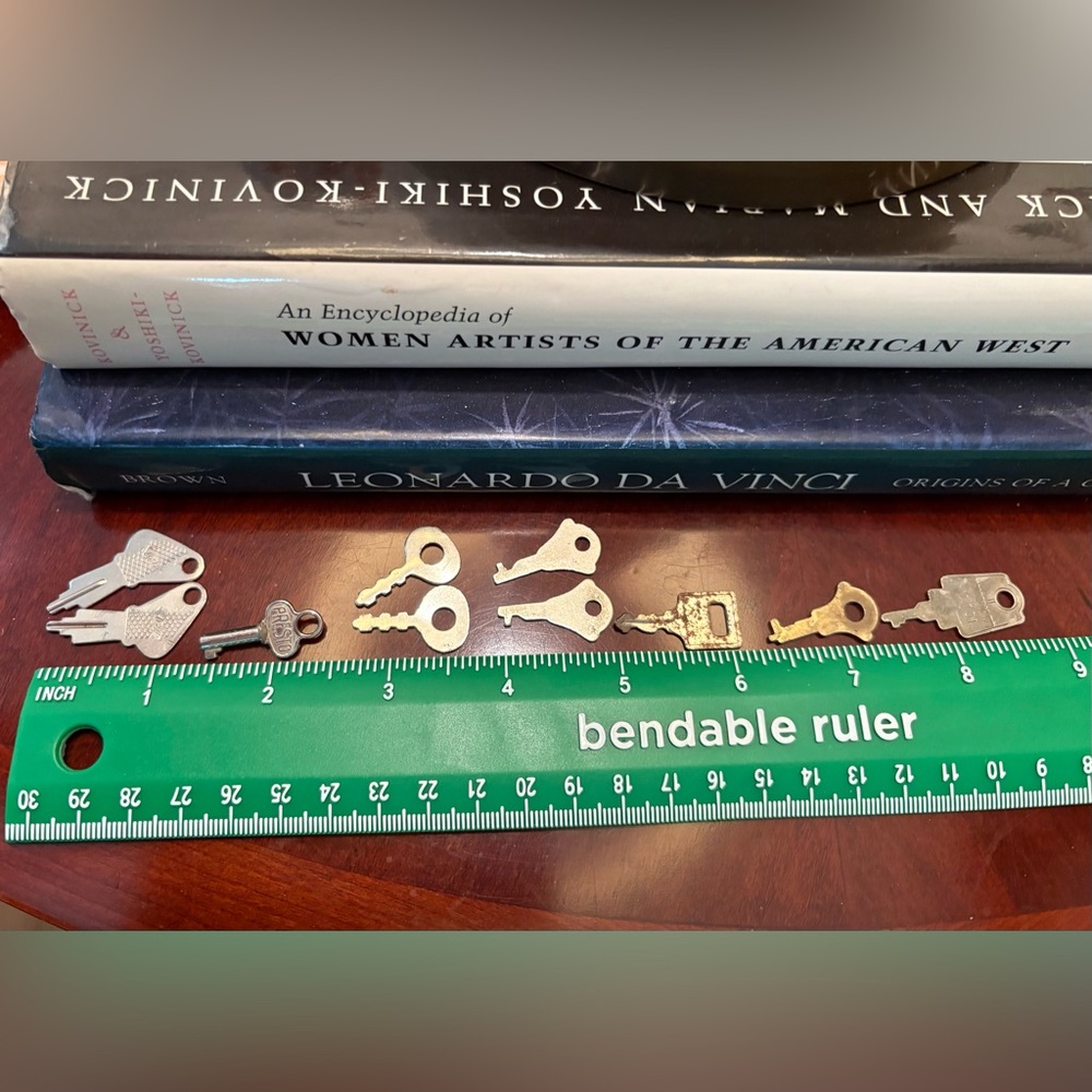 10 Vintage Mini Keys